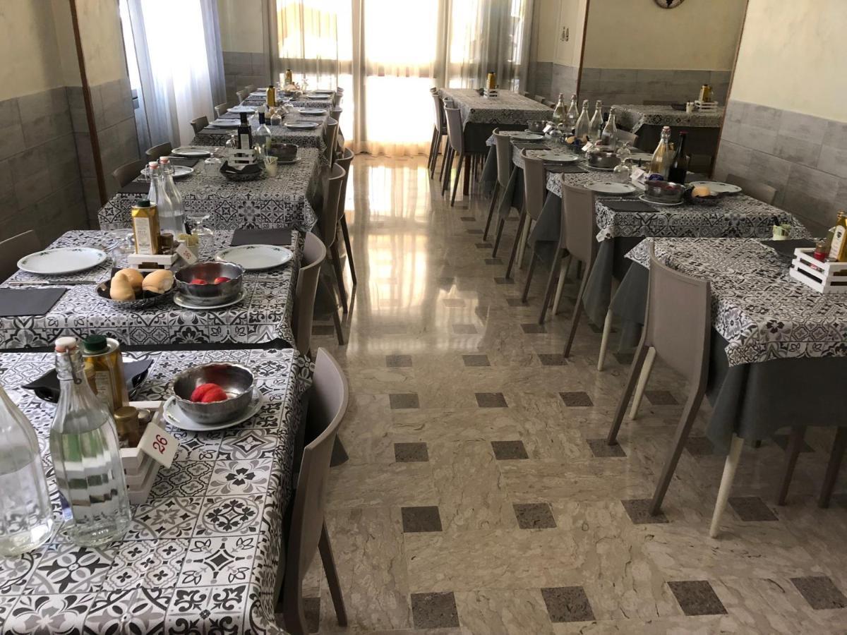 Hotel Grappoli 里米尼 外观 照片
