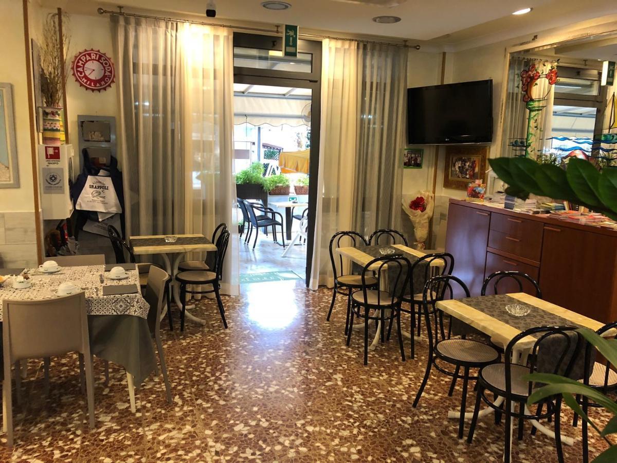 Hotel Grappoli 里米尼 外观 照片
